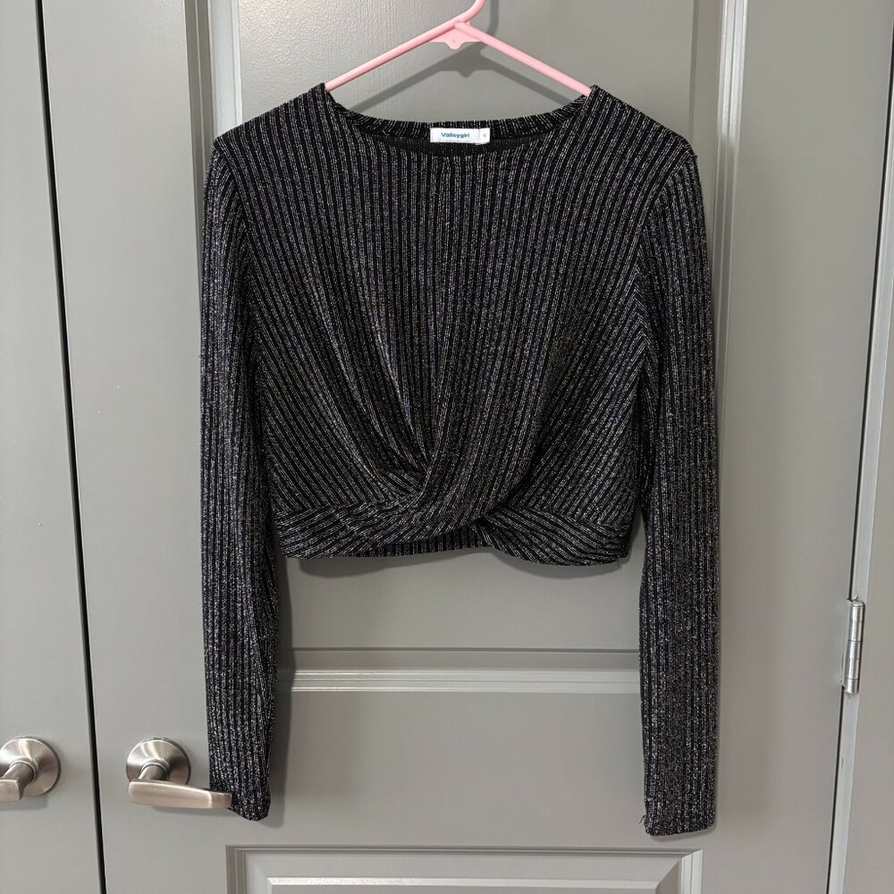 Sparkly Long-Sleeved Bubble Crop